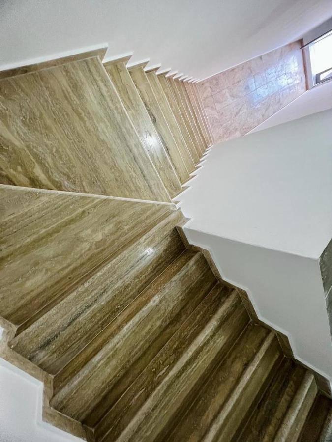 Kristian Apartments Берат Екстериор снимка