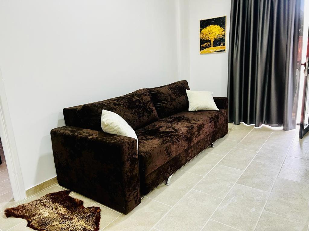 Kristian Apartments Берат Екстериор снимка