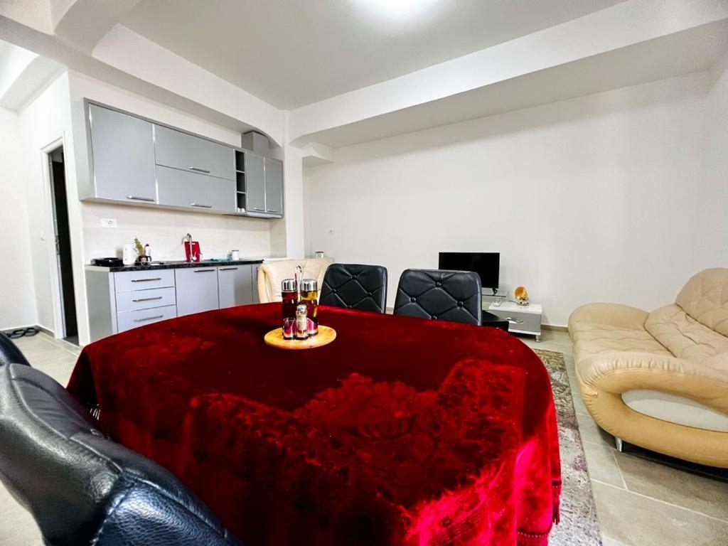Kristian Apartments Берат Екстериор снимка