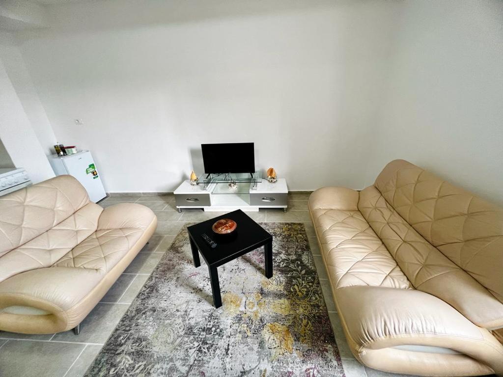 Kristian Apartments Берат Екстериор снимка