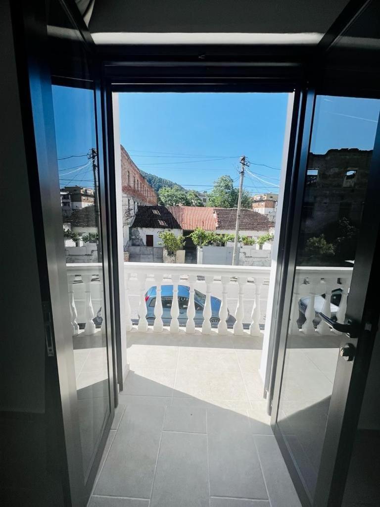 Kristian Apartments Берат Екстериор снимка