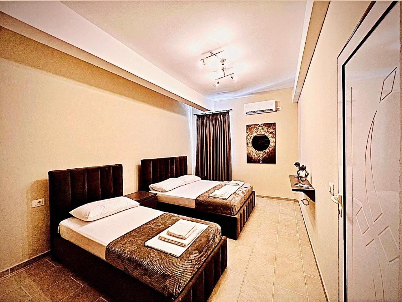 Kristian Apartments Берат Екстериор снимка